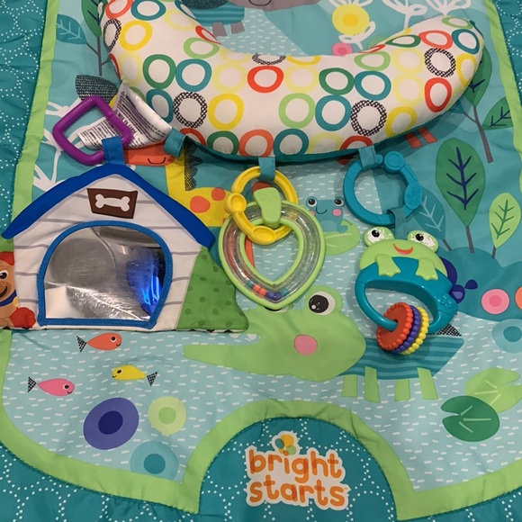 Bright Stars Play mat for Babies with Pillow for Tummy Time and Toys - Picture 5 of 5